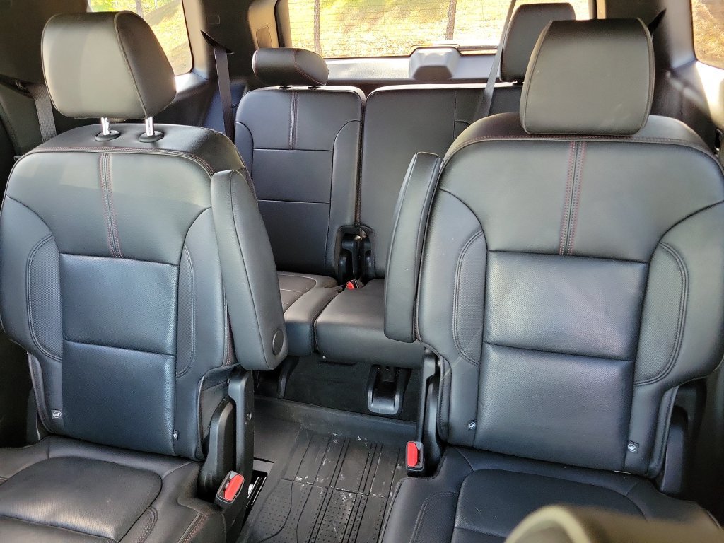Used 2023 Chevrolet Traverse RS w/ LPO, Floor Liner Package FWD image 17