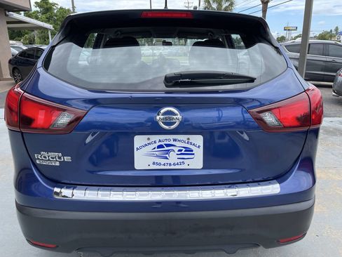 Used 2017 Nissan Rogue Sport S w/ S Appearance Package FWD image 12