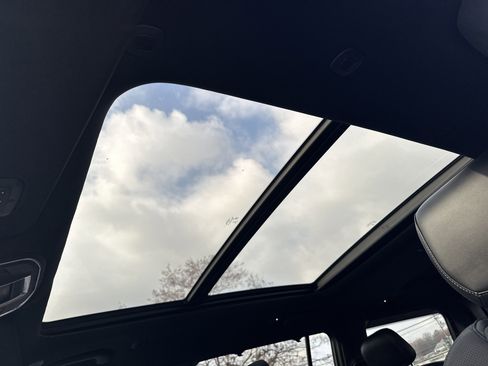 Used 2022 Jeep Wagoneer Series III w/ Premium Group I image 38