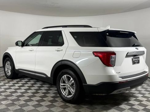 Used 2023 Ford Explorer XLT w/ Equipment Group 202A RWD image 6