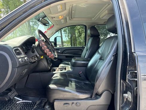 Used 2011 GMC Sierra 2500 Denali AWD/4WD image 4