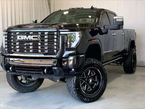 Used 2024 GMC Sierra 2500 Denali Ultimate AWD/4WD image 12
