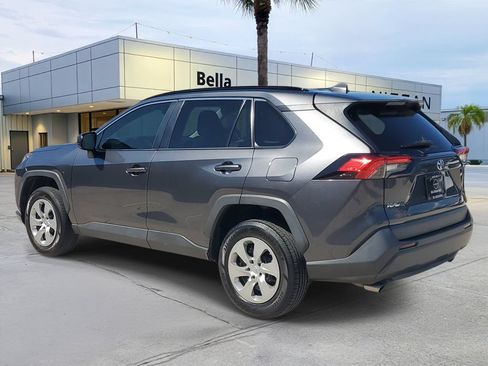 Used 2019 Toyota RAV4 LE FWD image 3
