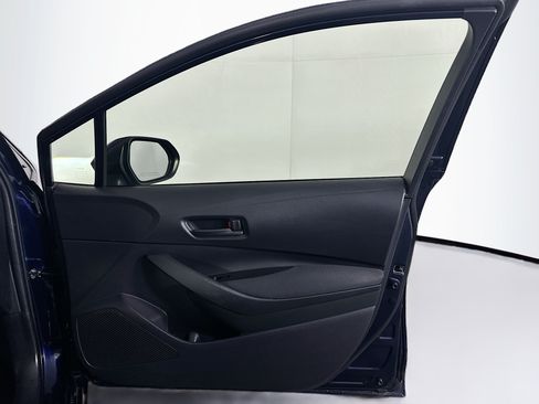 Used 2025 Toyota Corolla LE w/ Carpet Mat Package (TMS) FWD image 30