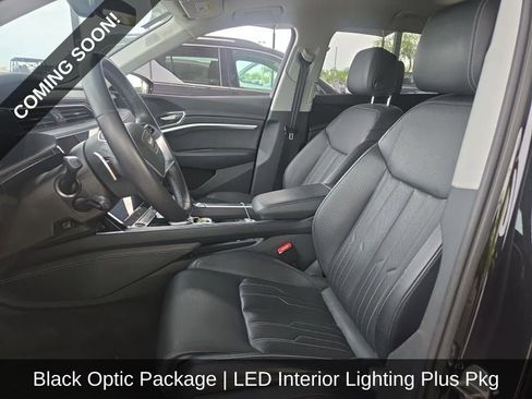 Used 2024 Audi Q8 e-tron Prestige AWD/4WD image 3
