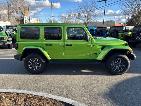 New 2026 Jeep Wrangler Unlimited Sahara AWD/4WD image 7