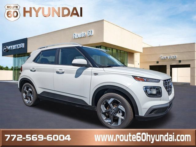 Used 2026 Hyundai Venue SEL FWD image 1