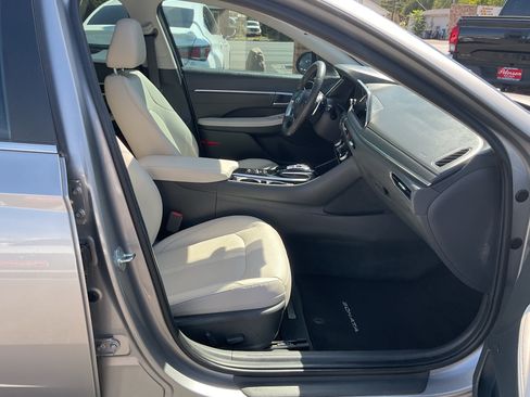 Used 2022 Hyundai Sonata Limited w/ Cargo Package FWD image 12