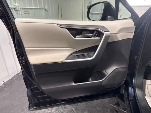 Used 2021 Toyota RAV4 XLE Premium AWD/4WD image 22