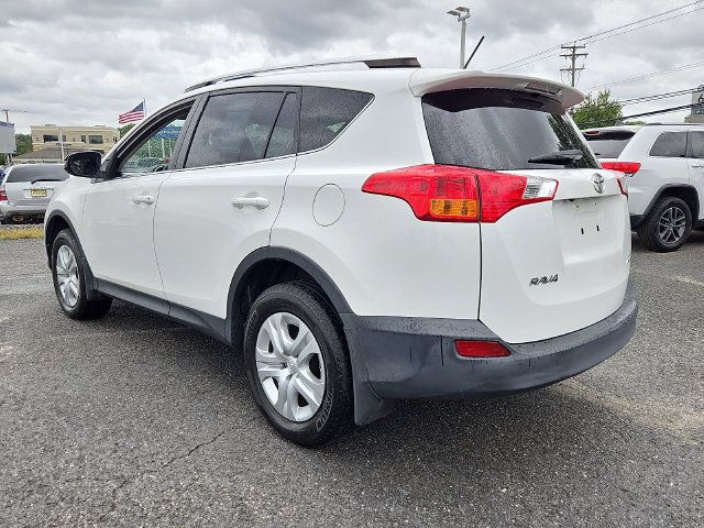 Used 2014 Toyota RAV4 LE AWD/4WD image 5