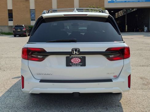 Used 2025 Honda Odyssey Elite image 4