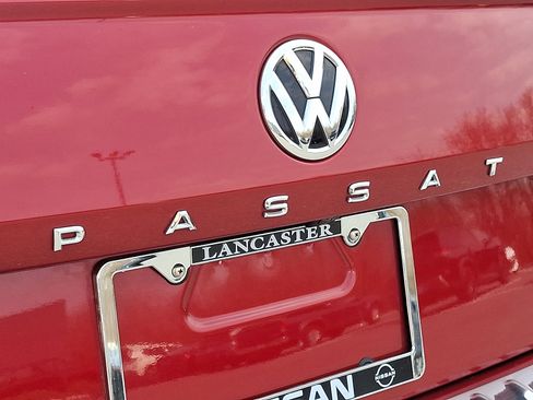Used 2021 Volkswagen Passat 2.0T SE FWD image 31