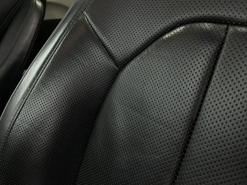 Used 2018 Chrysler Pacifica Limited image 19