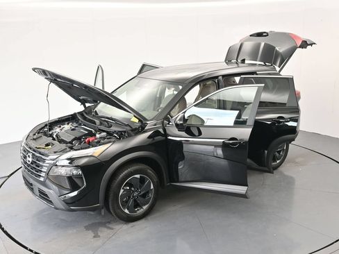 Used 2025 Nissan Rogue SV FWD image 38