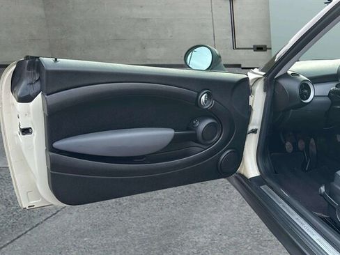 Used 2010 MINI Cooper Hardtop FWD image 29