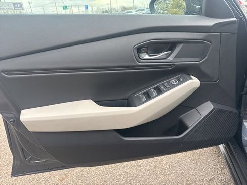Used 2025 Honda Accord SE image 9