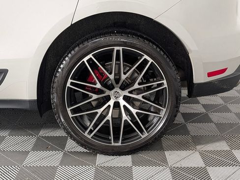 Certified 2023 Porsche Macan S AWD/4WD image 12