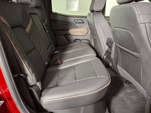 Used 2024 GMC Canyon Denali image 32