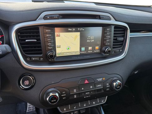 Used 2016 Kia Sorento SX image 12