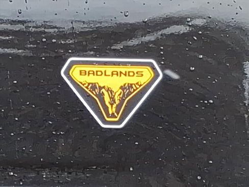 Used 2023 Ford Bronco Sport Badlands image 11