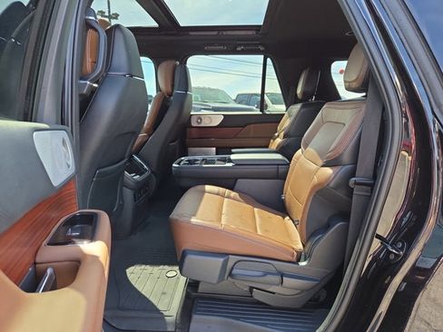 Used 2024 Lincoln Navigator L Reserve w/ Equipment Group 201A AWD/4WD image 13
