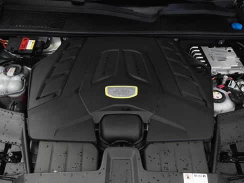 Used 2022 Porsche Cayenne Turbo S image 31