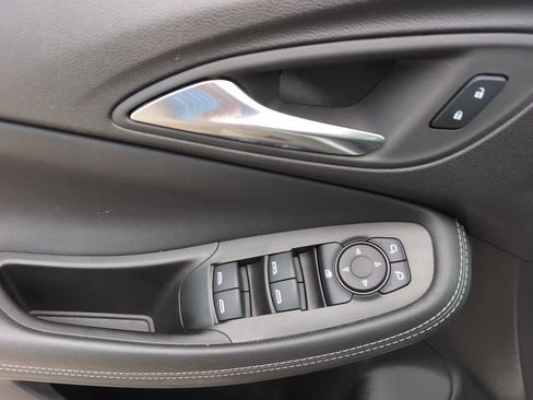 Used 2022 Buick Encore GX Preferred w/ Cold Weather Comfort Package AWD/4WD image 14