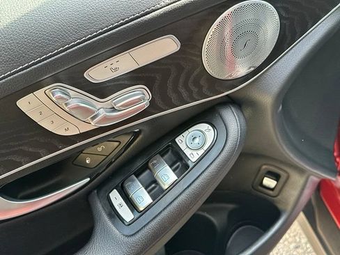Used 2017 Mercedes-Benz GLC 300 4MATIC image 11