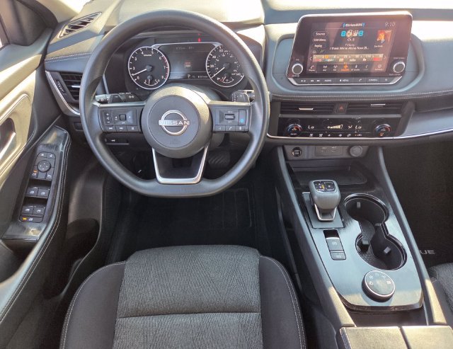 Used 2024 Nissan Rogue SV AWD/4WD image 12