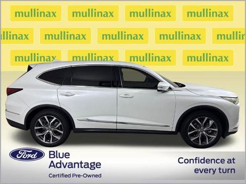 Used 2022 Acura MDX SH-AWD w/ Technology Package image 2
