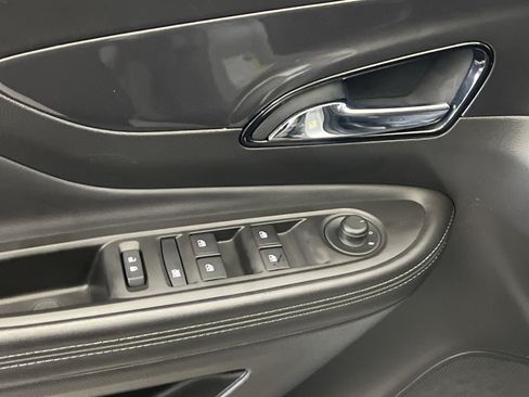 Used 2020 Buick Encore Preferred AWD/4WD image 14