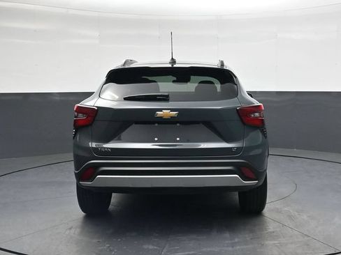 Used 2025 Chevrolet Trax LT FWD image 5