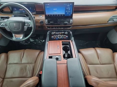 Used 2024 Lincoln Navigator Reserve AWD/4WD image 12