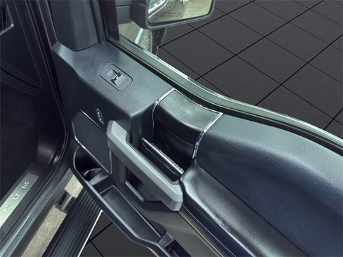 Used 2019 Ford F150 Platinum w/ Equipment Group 701A Luxury image 17