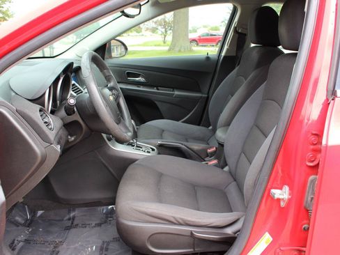 Used 2015 Chevrolet Cruze LT FWD image 14