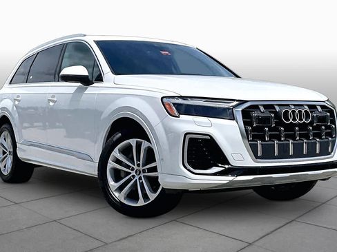Used 2025 Audi Q7 3.0T Premium Plus AWD/4WD image 3