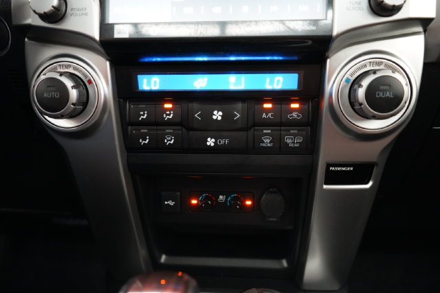 Used 2023 Toyota 4Runner Limited AWD/4WD image 30