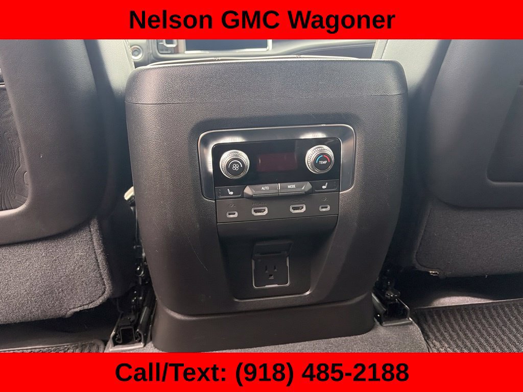 Used 2023 GMC Yukon Denali Ultimate AWD/4WD image 28
