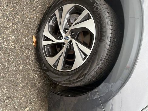 Used 2024 Subaru Legacy Premium image 4