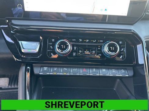 Used 2025 GMC Sierra 2500 AT4X image 7