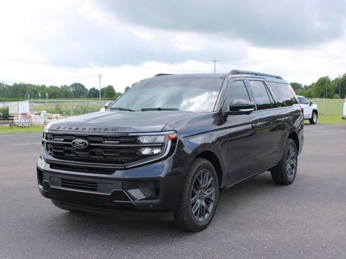 Used 2026 Ford Expedition Max Platinum w/ Stealth Appearance Package AWD/4WD image 3