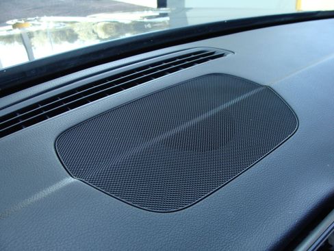 Used 2020 Mercedes-Benz GLB 250 4MATIC w/ Premium Package image 35