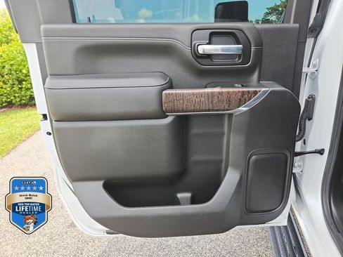 Certified 2023 GMC Sierra 3500 Denali w/ Denali Ultimate Package AWD/4WD image 9
