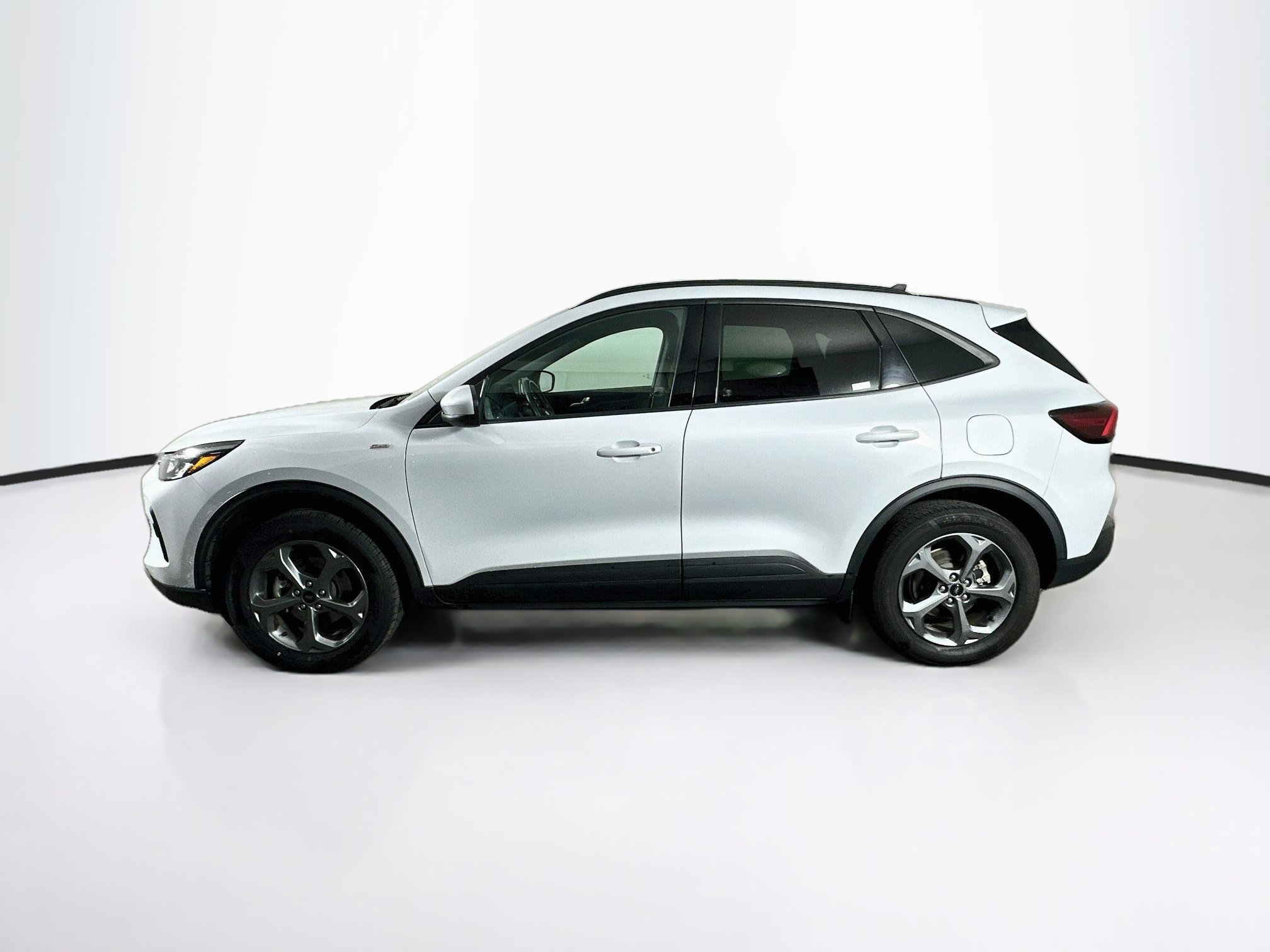 Used 2025 Ford Escape ST-Line Select AWD/4WD image 4