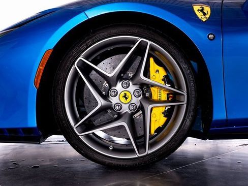 Used 2023 Ferrari F8 Tributo image 16