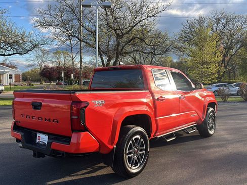 Used 2024 Toyota Tacoma TRD Sport AWD/4WD image 11