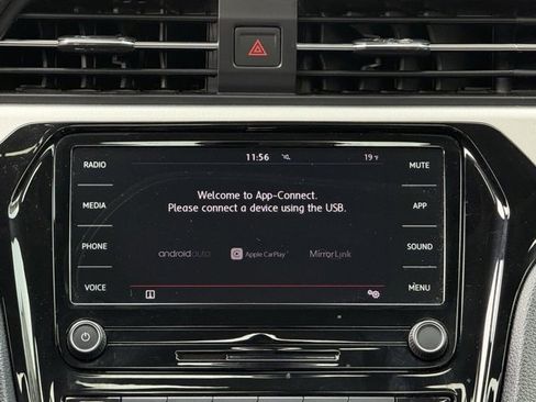 Used 2022 Volkswagen Passat 2.0T SE image 29