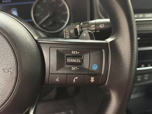 Used 2024 Nissan Rogue SV FWD image 19