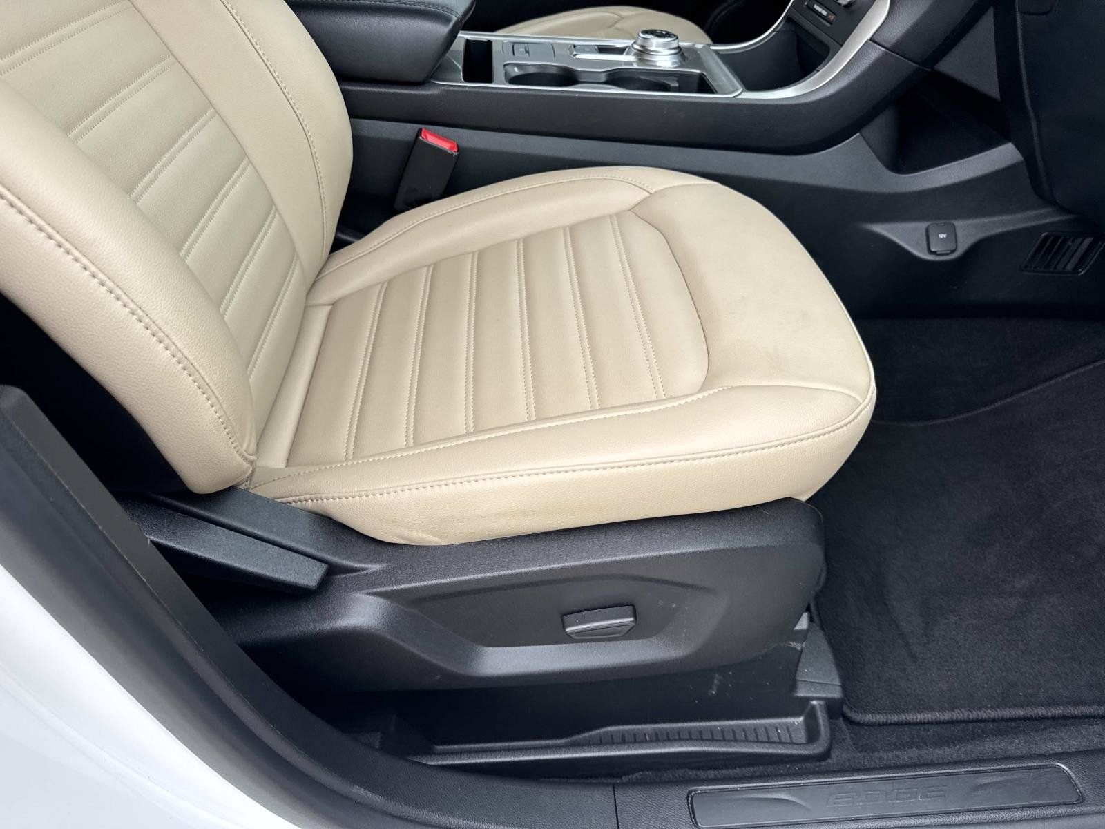 Used 2024 Ford Edge SEL w/ Convenience Package AWD/4WD image 11