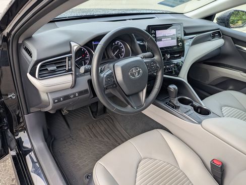 Used 2024 Toyota Camry SE FWD image 14